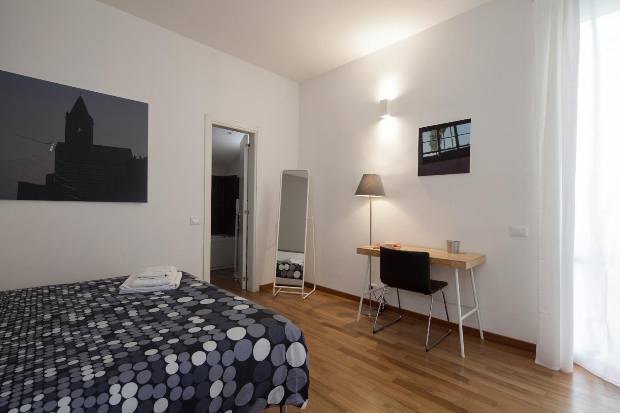 Cv5 - La Spezia City Center - Wide Modern Apartment Walking Distance To The Station To Cinque Terre - Big Terrace On The Roofs エクステリア 写真