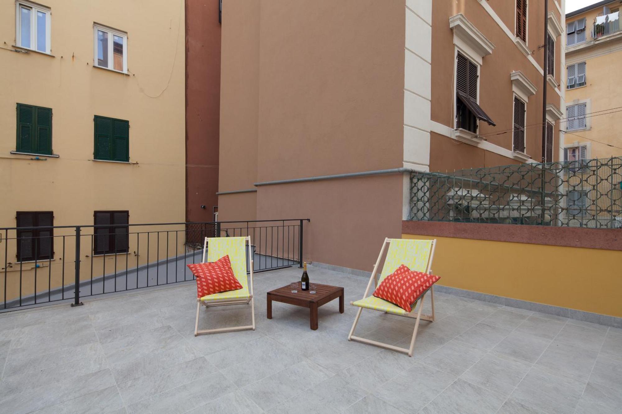 Cv5 - La Spezia City Center - Wide Modern Apartment Walking Distance To The Station To Cinque Terre - Big Terrace On The Roofs エクステリア 写真