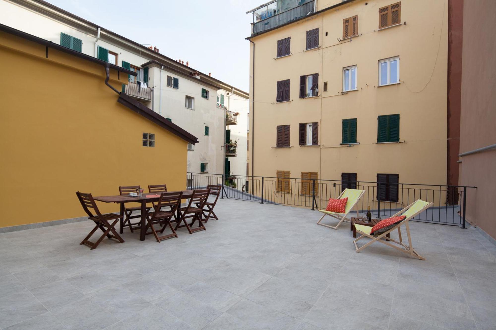 Cv5 - La Spezia City Center - Wide Modern Apartment Walking Distance To The Station To Cinque Terre - Big Terrace On The Roofs エクステリア 写真